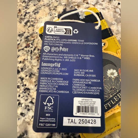 NWT Loungefly Harry Potter Hufflepuff House Floral Tattoo Cardholder - Picture 5 of 5